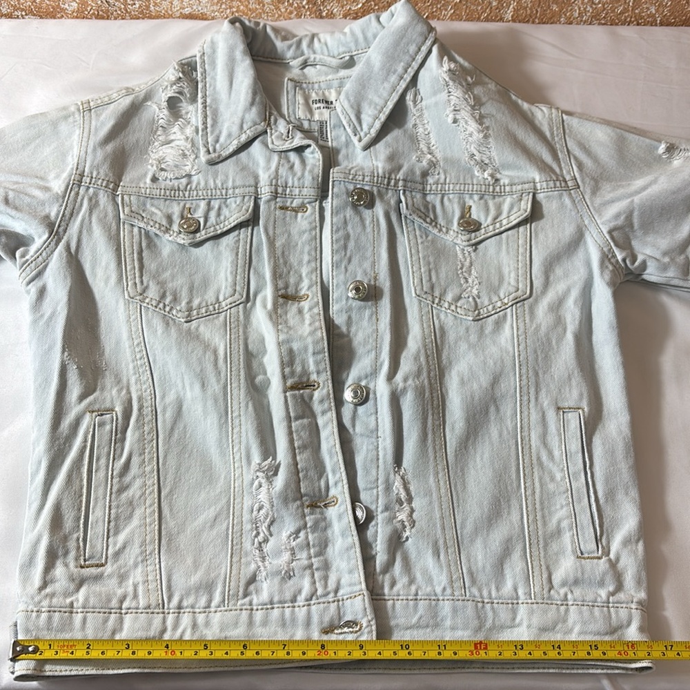 Forever 21 Denim Jacket Distressed Lightweight Trucker Jacket Blue Size Small - Picture 16 of 16